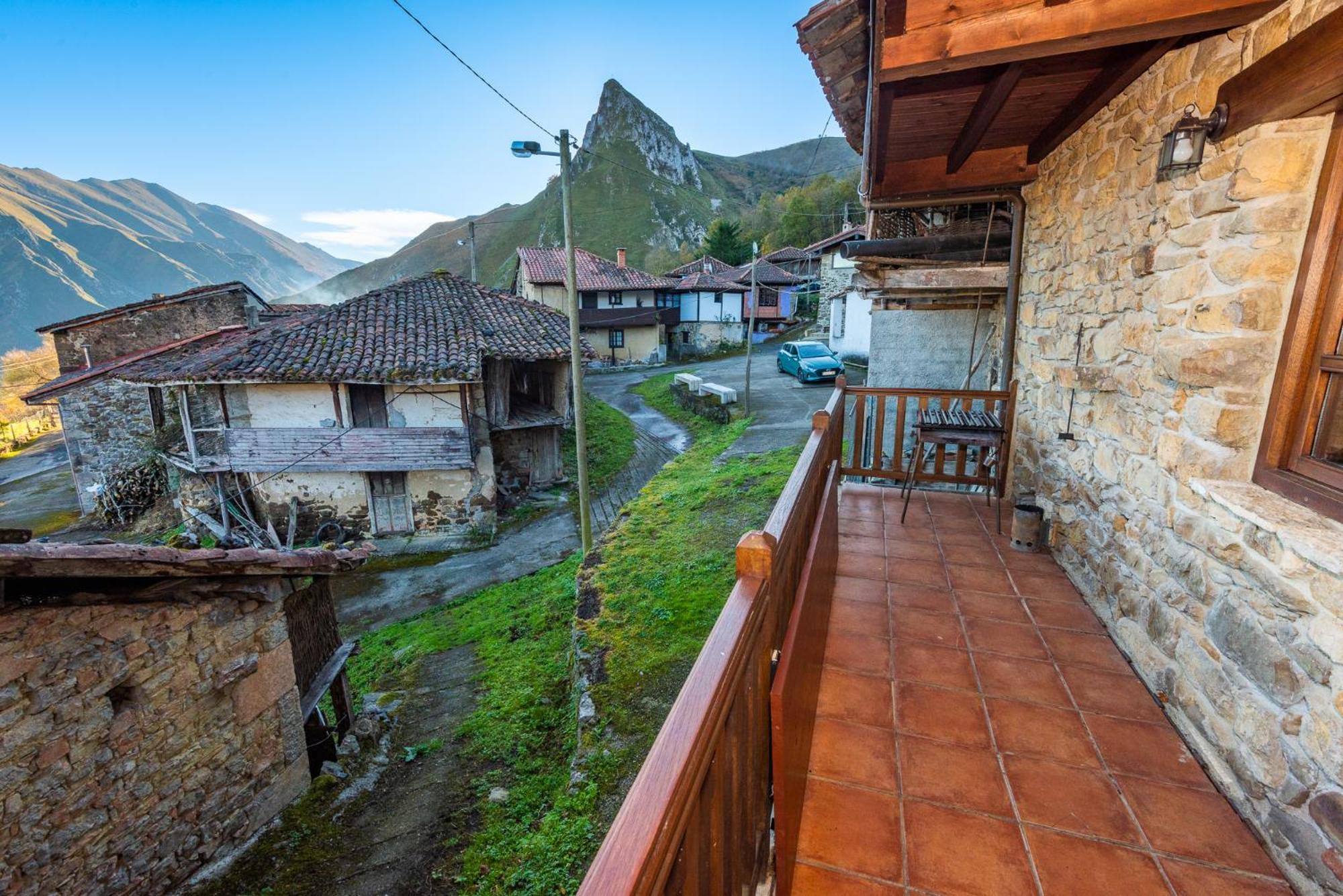 Casa De Ligueria Landhaus Rozapanera